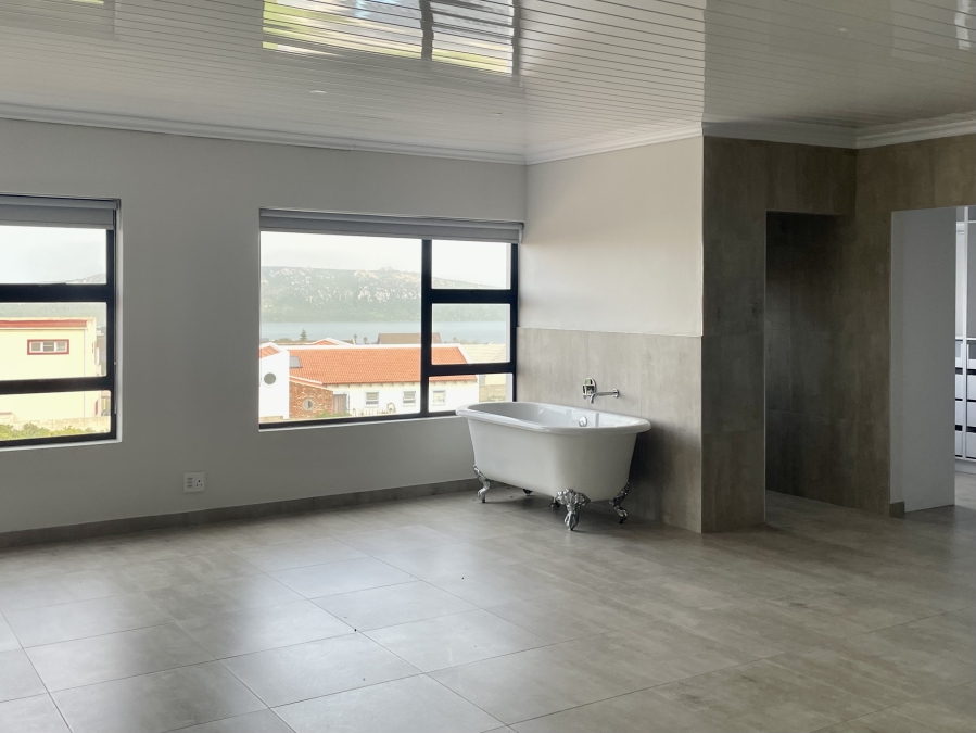 5 Bedroom Property for Sale in Myburgh Park Western Cape